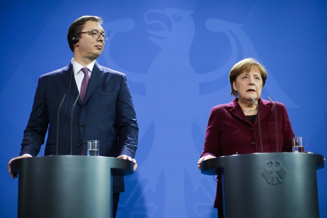 Меркел моли Тръмп да се грижи за Балканите