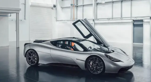 Джереми Кларксън срещу аналоговия звяр: Първа среща с Gordon Murray T.50 (ВИДЕО)