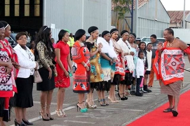 Африкански крал купи 20 "ролса" на жените си