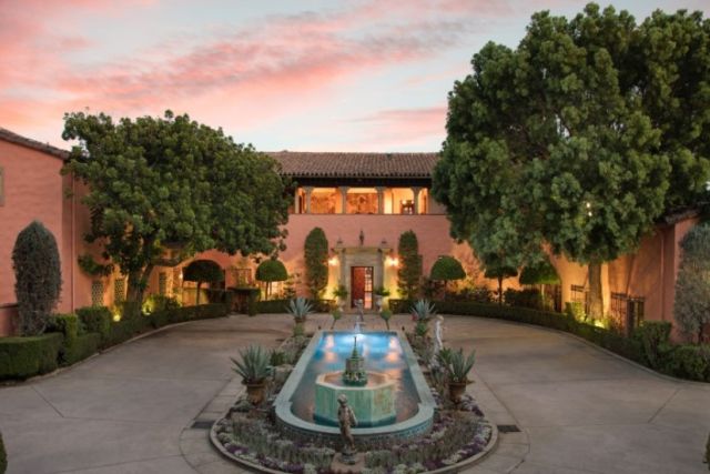  Продават известно имение с 54% отстъпка (СНИМКИ) 