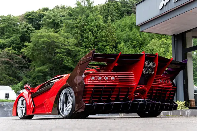 Японци преобразиха Lamborghini Diablo в „Звярът“