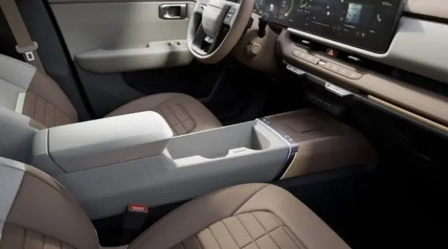 KIA пуска „малкия Sportage“ с ДВГ и за Европа