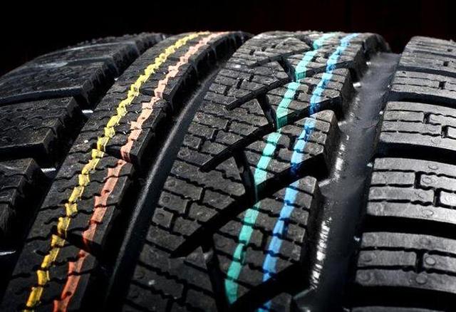 За какво служат цветните маркировки на гумите?