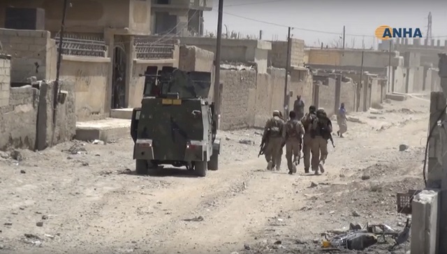 Падна стратегическа база на Ислямска държава в Сирия (ВИДЕО+СНИМКИ)
