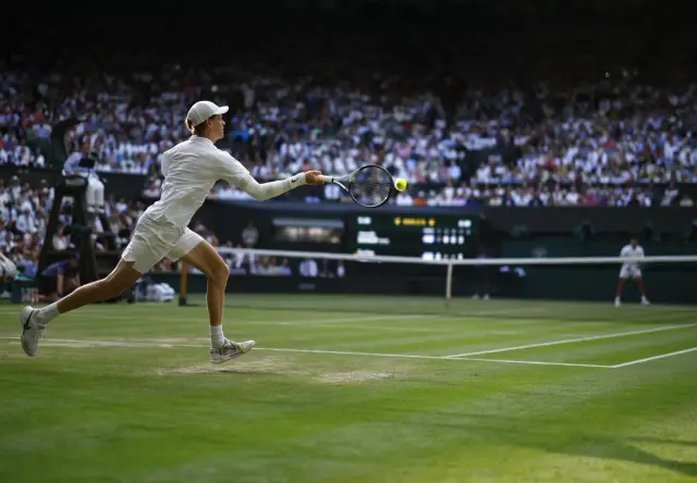 Яник Синер смъкна Карлос Алкарас от трона и е новият първенец на Уимбълдън!