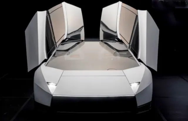 Наистина ли може да лети новият суперавтомобил на Tesla? | интерФакти.БГ Наистина ли може да лети новият суперавтомобил на Tesla?