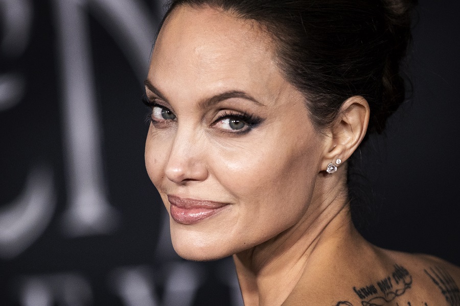 Анджелина Джоли изненада всички с вида си в Рим (СНИМКИ)