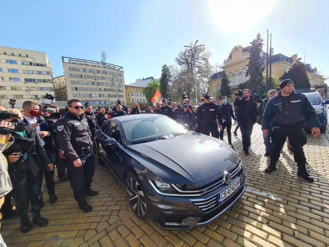  Вътрешна македонска революционна организация постави разкъсан фес на главата на Тошко Йорданов (СНИМКИ) 