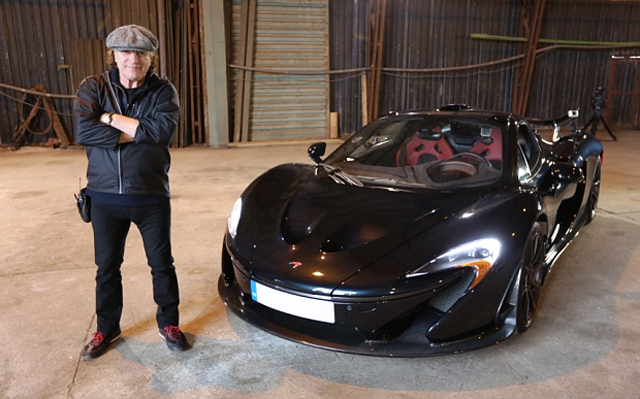 Вокалът на AC/DC оглушал от коли