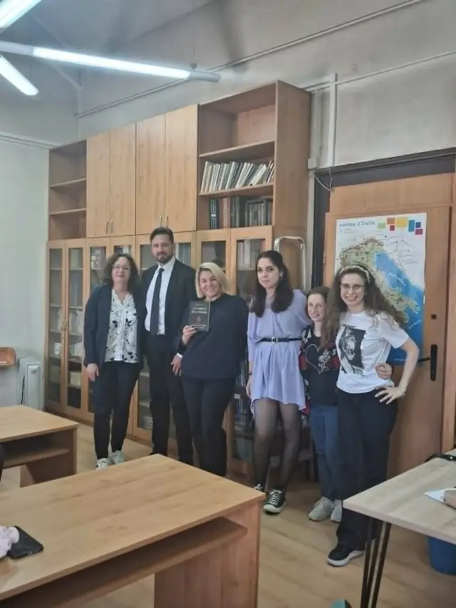 "Ласката на огъня" - италиански юрист избра България за дебюта си в поезията