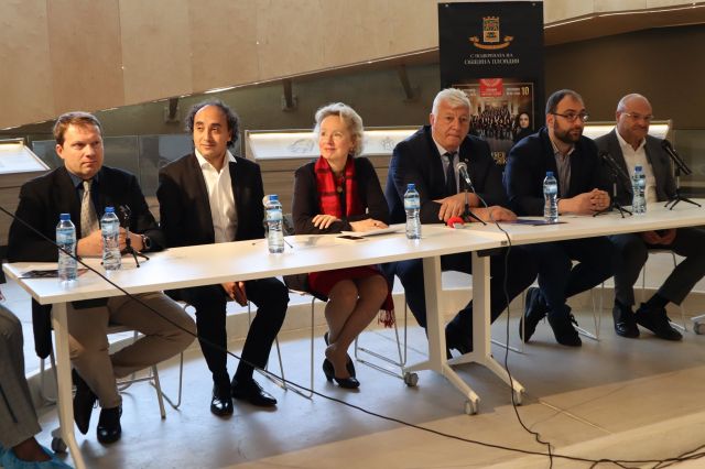 Легендарният Виенски симфоничен оркестър гостува за първи път в България