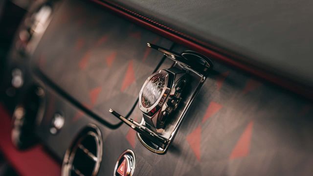 Rolls-Royce представи първия от четири ръчно направени кабриолета