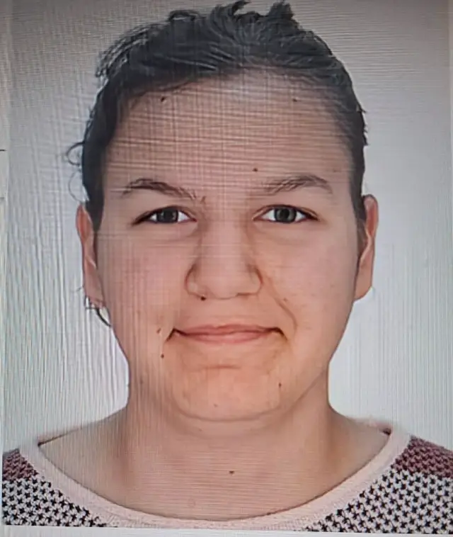 Полицията издирва 15-годишно момиче от Добрич (СНИМКА) | интерФакти.БГ Полицията издирва 15-годишно момиче от Добрич (СНИМКА)