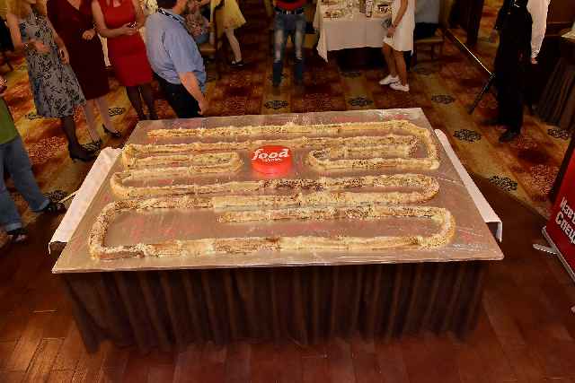 8-метрова палачинка поднесе Food Network на най-голямото медийно събитие у нас