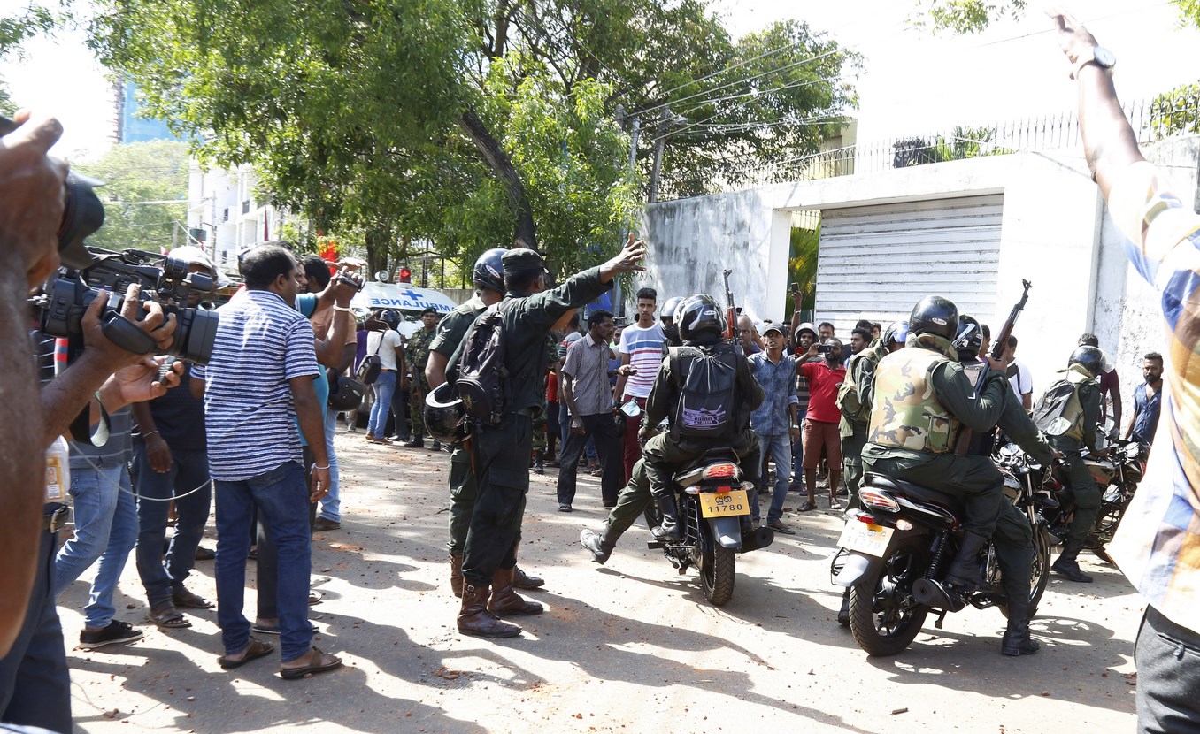 Седем задържани за атентатите в Шри Ланка