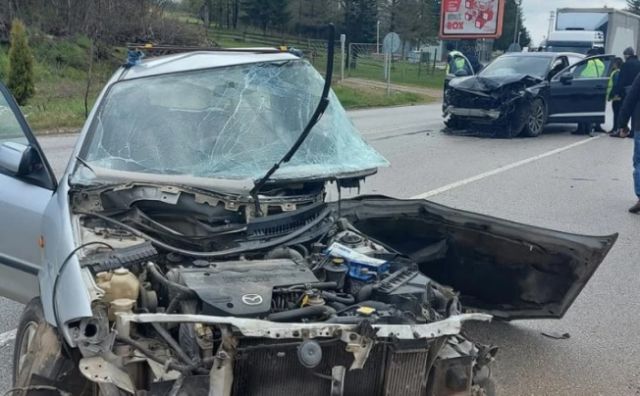  Висш началник от АПИ оживял в мелето с две жертви край Микре (СНИМКИ) 