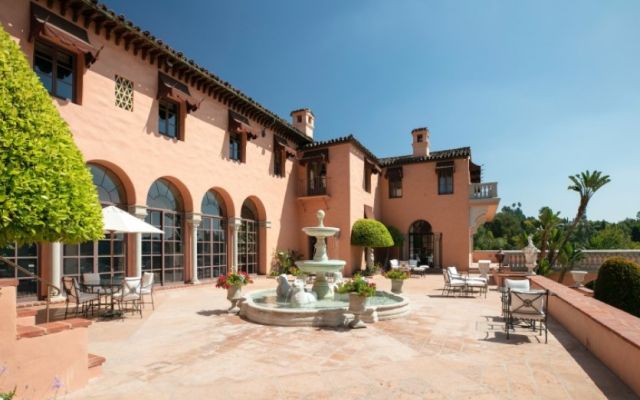  Продават известно имение с 54% отстъпка (СНИМКИ) 