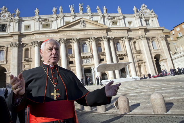 Папата провежда чистка във Ватикана (СНИМКИ)