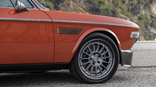  Вижте неповторимото BMW 3.0 CS (1974) с мотор от M5 на Робърт Дауни Джуниър 