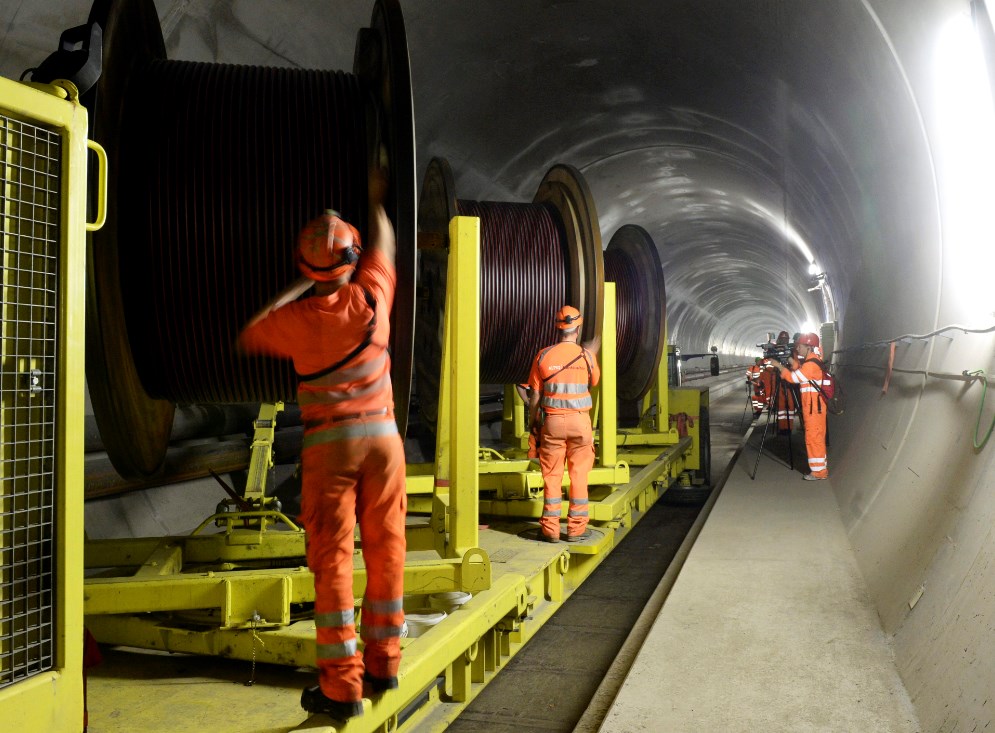 Откриха най-дългия тунел в света (СНИМКИ)