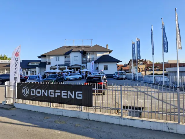 DONGFENG откри първия си шоурум в Сърбия | интерФакти.БГ DONGFENG откри първия си шоурум в Сърбия