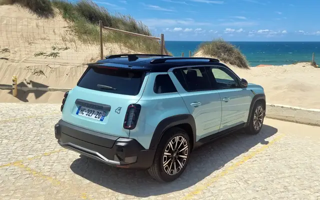 Тест и БГ цени на новото Renault 4 | интерФакти.БГ Тест и БГ цени на новото Renault 4