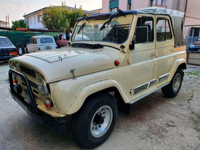  За €20 000 (!) в Италия се продава дизелов УАЗ-469 
