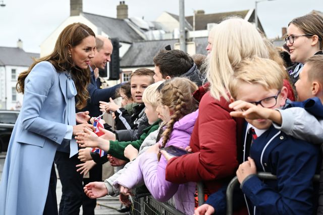 Кейт Мидълтън попадна в неудобна ситуация в Северна Ирландия (ВИДЕО)