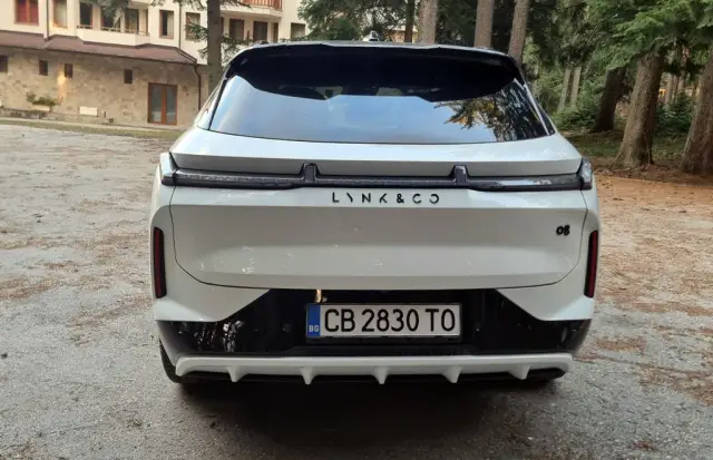 Тествахме технологиите под капака на първия плъг-ин хибрид с пробег до 200 км само на ток