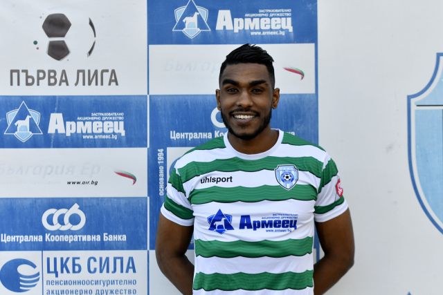  Черно море подписа с поливалентен нападател 