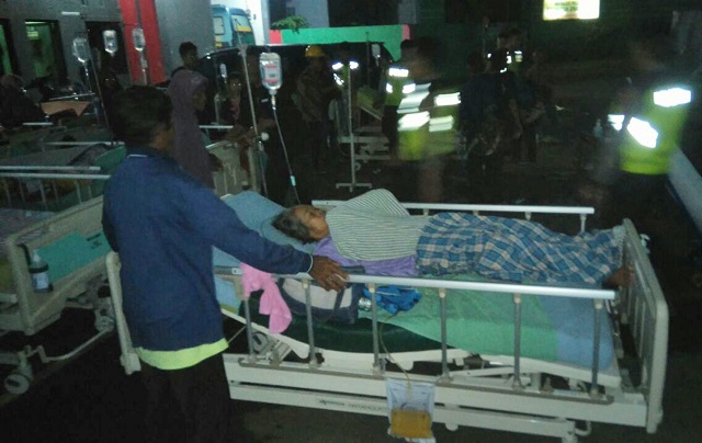 Паника и ужас в Индонезия след труса (СНИМКИ)