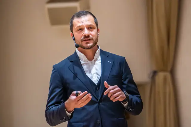  “Future Makers ” – трима гимназисти проведоха най-големия училищен предприемачески конгрес в България 