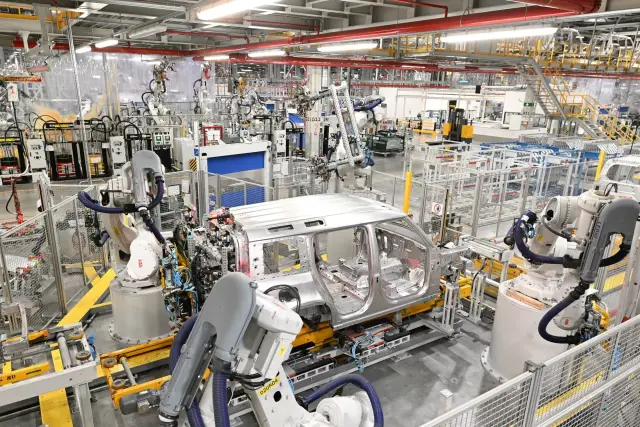 Jaguar Land Rover не е създал нито един автомобил през последния месец