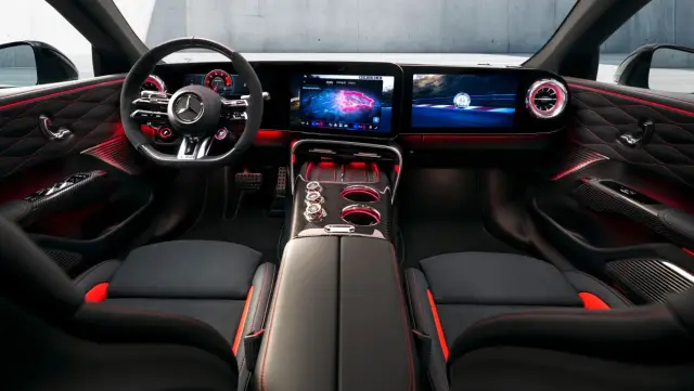 Първи поглед към интериора на новия Mercedes-AMG
