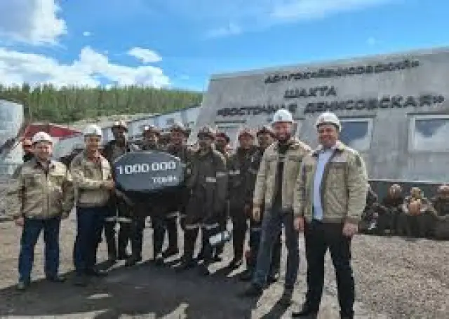 Автобус с миньори падна от 25 метра в Якутия, жертвите са 14