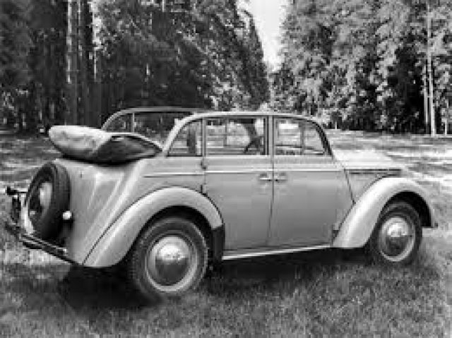  Москвич-400 - първият сериен автомобил в Съюз на съветските социалистически републики 