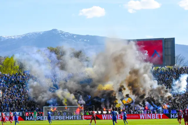 Вечното дерби ЦСКА - Левски в СНИМКИ 