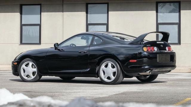 Знаете ли за колко пари бе продадена тази Toyota?