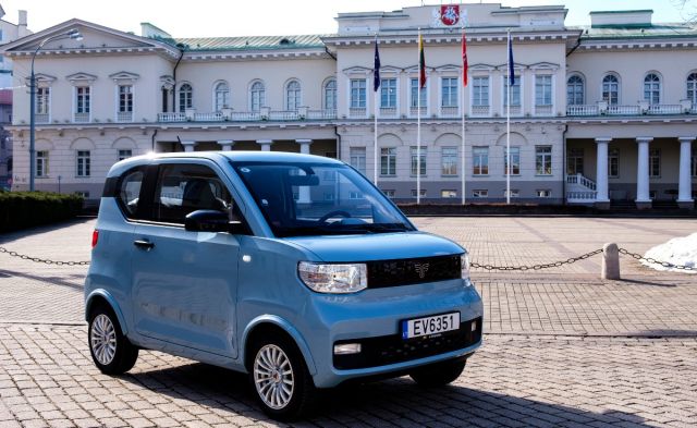 Най-евтиният електромобил със слоган  "Първата руска кола"  беше пуснат в Европа