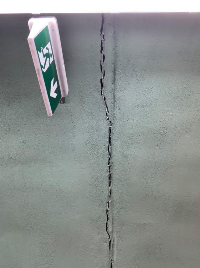  Разпадът продължава: Протече пешеходен тунел на метрото 