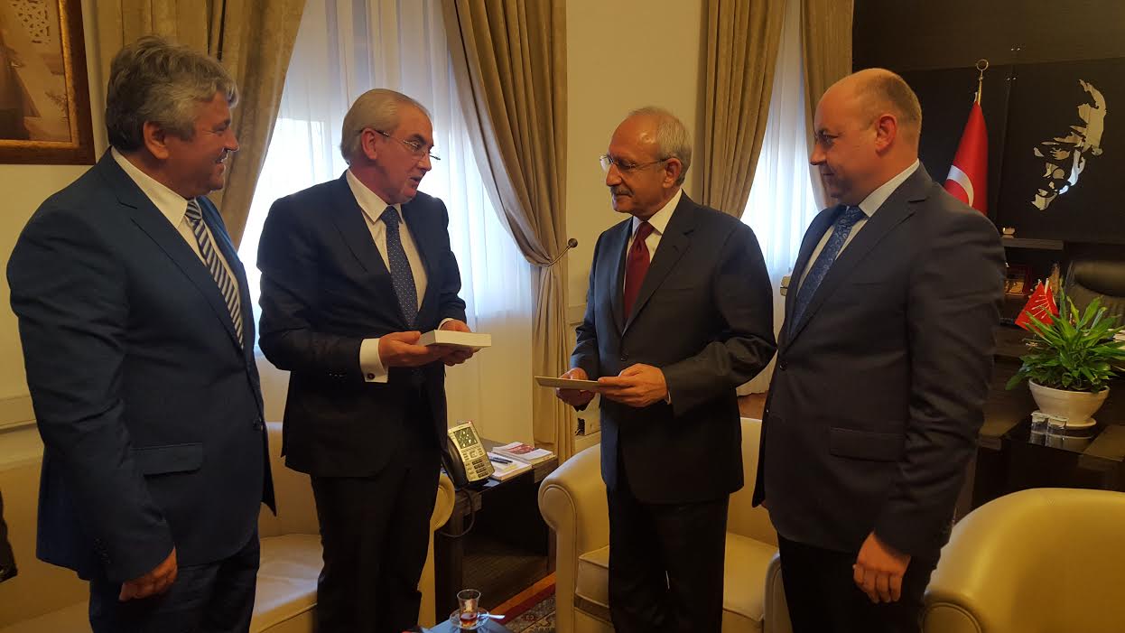 Местан се срещна с Кемал Кълъчдароглу