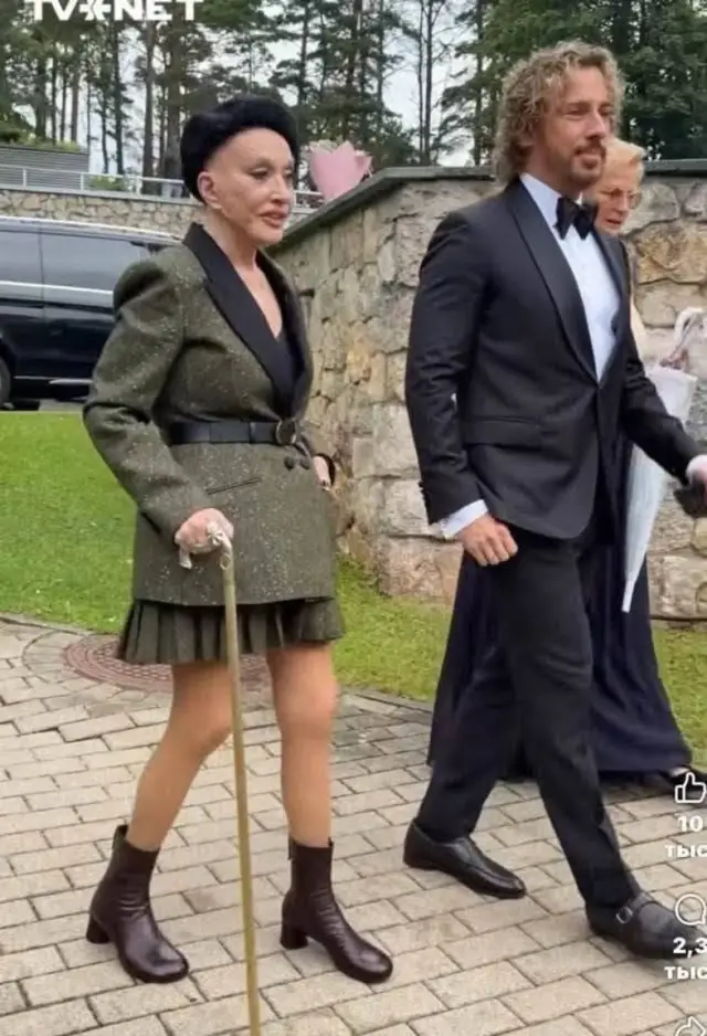 Алла Пугачова тръгна с бастун след тежко падане (СНИМКА)