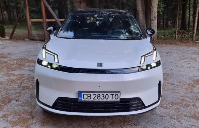 Тествахме технологиите под капака на първия плъг-ин хибрид с пробег до 200 км само на ток