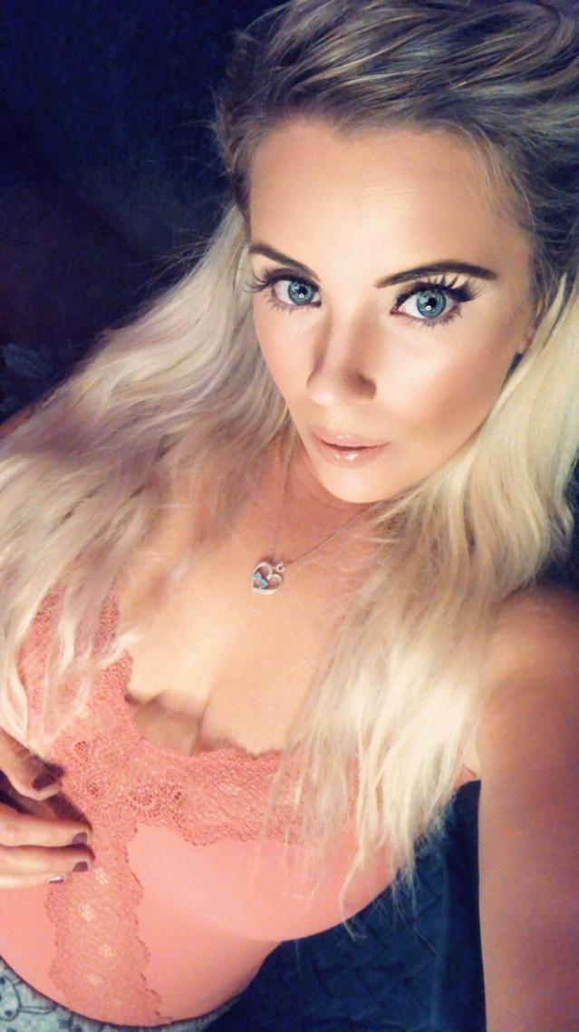  Отчаяна майка изкарва луди пари като уебкам модел (СНИМКИ) 