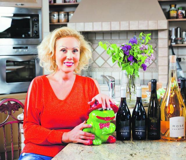  Лепа Брена продава дома си за 2 милиона евро (СНИМКИ) 