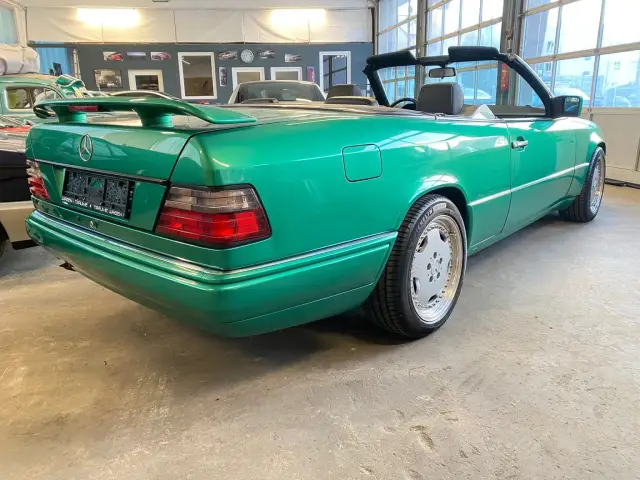 Super rare Mercedes W124 became the property of a Ukrainian collector 