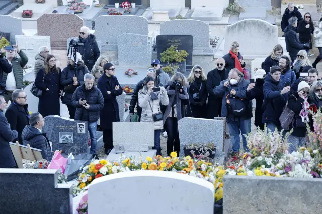 Приятели и близки се простиха с Бриджит Бардо | ФАКТИ.БГ Приятели и близки се простиха с Бриджит Бардо