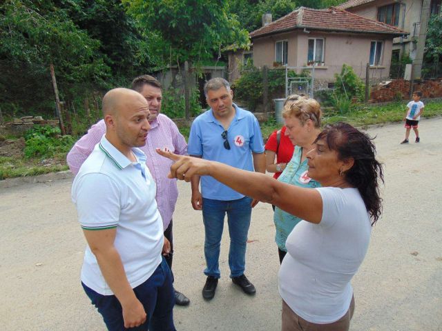  Атанас Зафиров се срещна с потърпевши фамилии от следващото наводняване в Котел 
