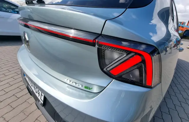 MG променя играта: Още тази година пуска (включително и у нас) коли с полутвърдотелни батерии