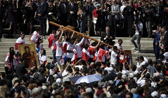 Папата заклейми насилието на Цветница (СНИМКИ)